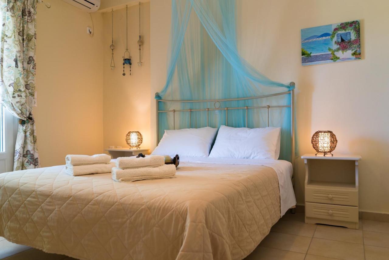 Avelia Blue Apartment Asprogerakata ภายนอก รูปภาพ